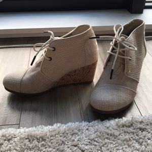 Toms Desert Wedge in Whistler Burlap